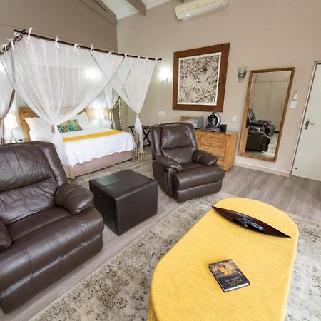 Twiga Travel Villa Hoedspruit Bagian luar foto