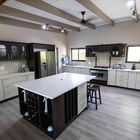 Twiga Travel Villa Hoedspruit Bagian luar foto