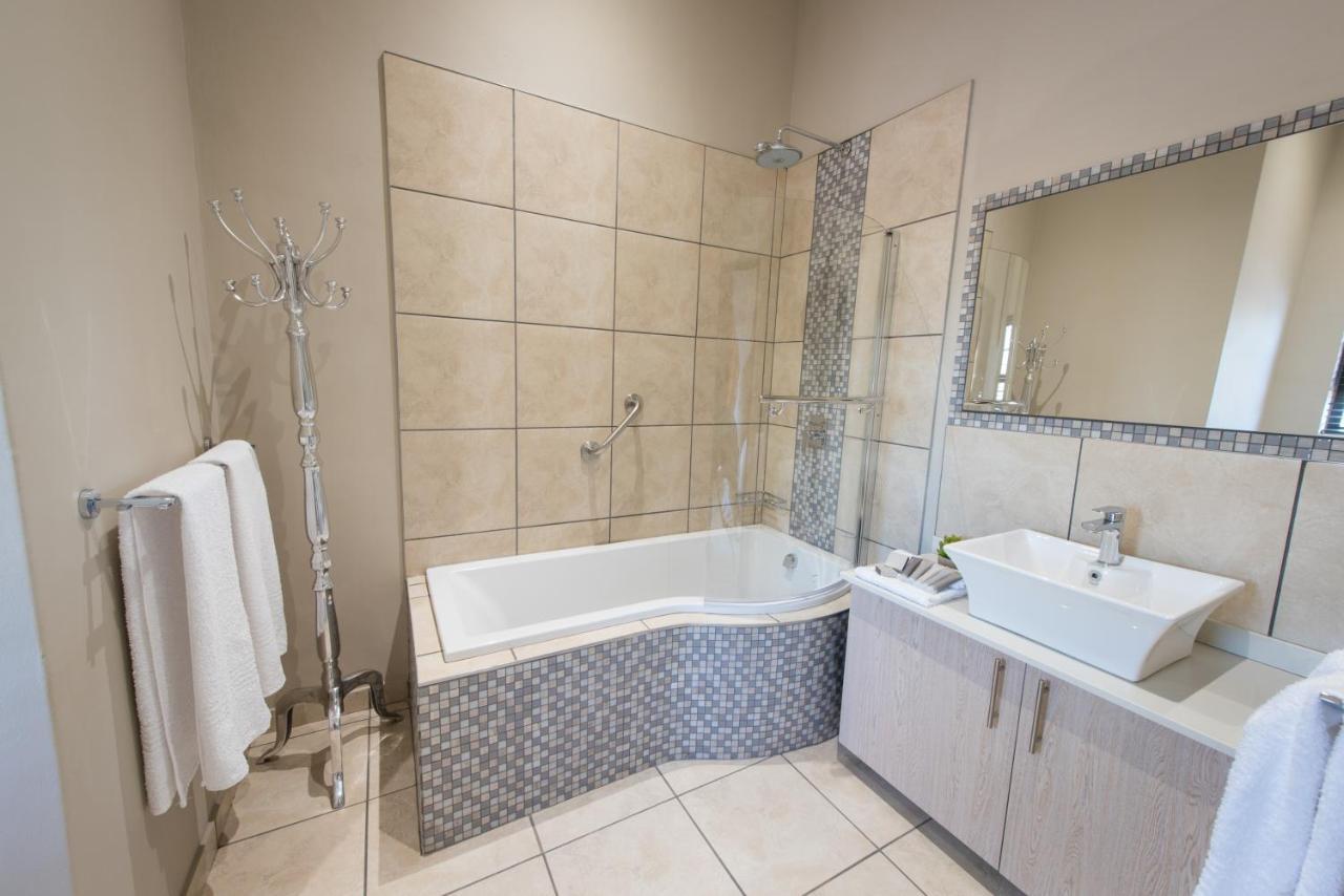 Twiga Travel Villa Hoedspruit Bagian luar foto